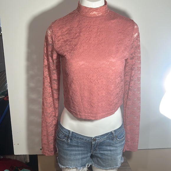 CALLLIOP LACE PINK CROPPED TOP LONG SLEEVES HIGH NECK BUTT BACK - Picture 2 of 8